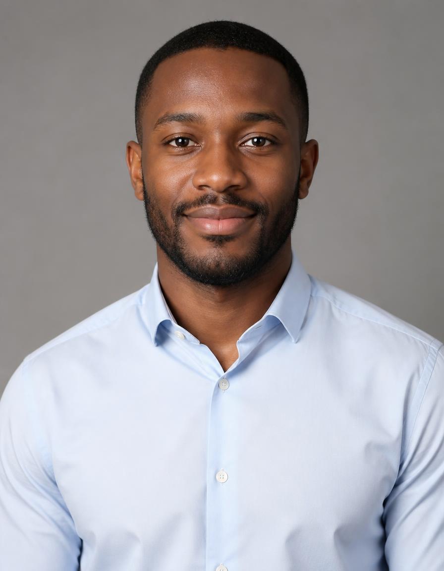 Example style: natural, approachable LinkedIn profile portrait